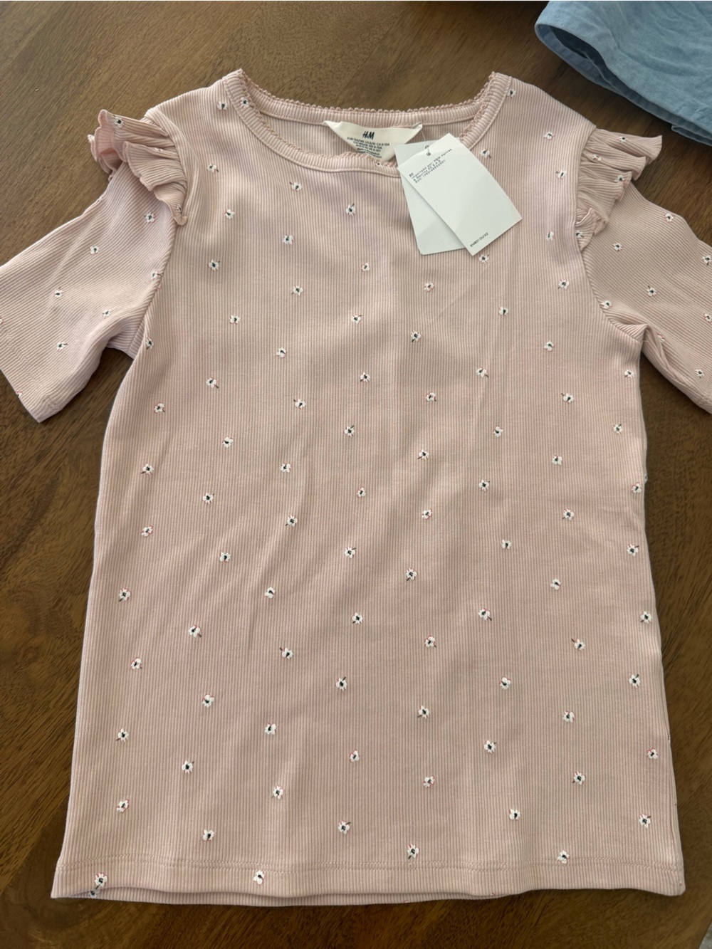 H&M Light Pink Short-Sleeve Knit Top with Tiny White Floral Embroidery